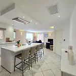 Grande Maison Familiale, Spacieuse Et Confortable