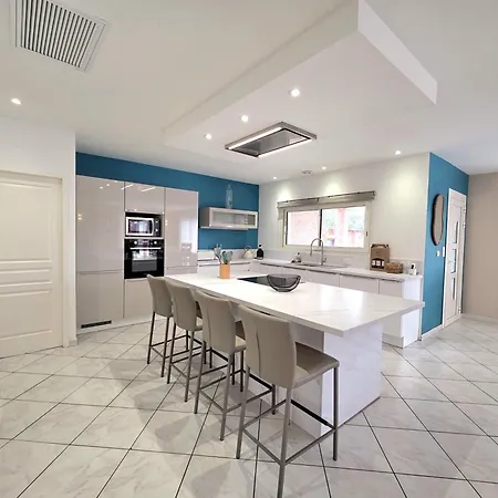 Grande Maison Familiale, Spacieuse Et Confortable *